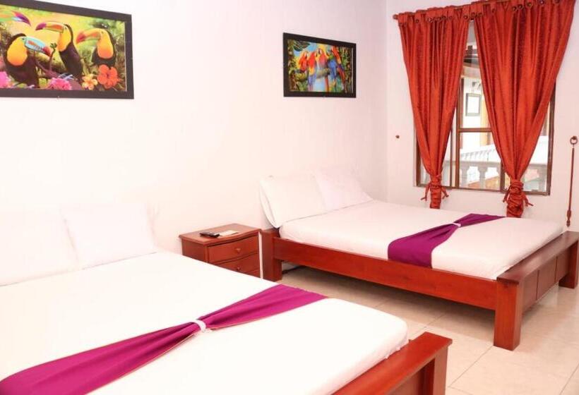 Отель Colonial   Honda