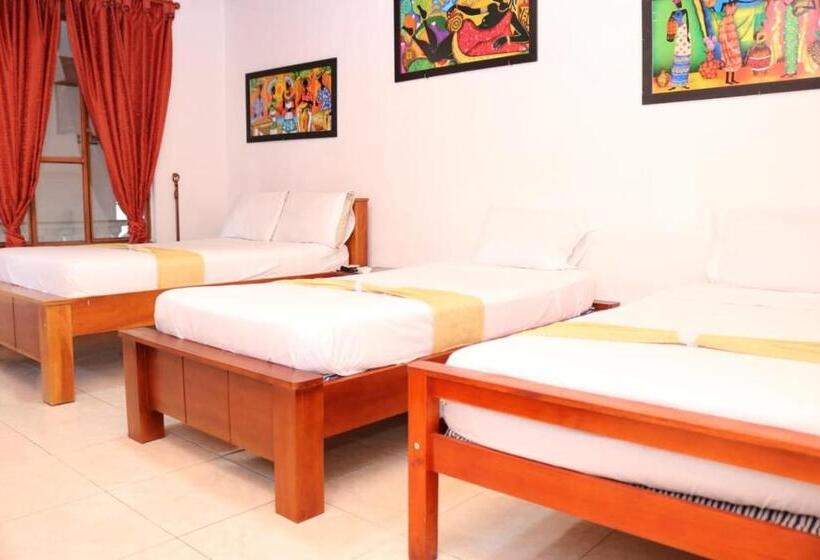 Отель Colonial   Honda