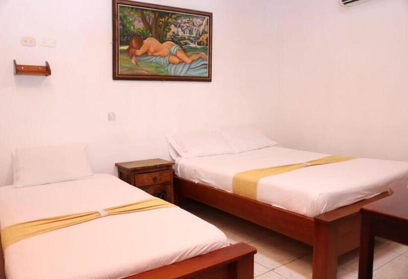 Отель Colonial   Honda