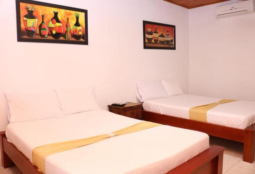 Отель Colonial   Honda