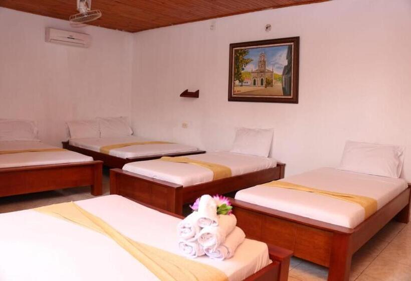 Отель Colonial   Honda