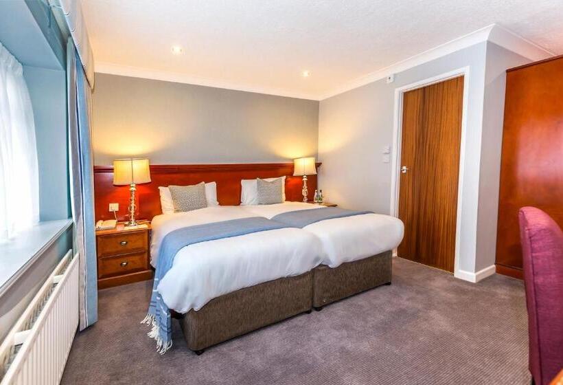 בית מלון כפרי Connaught Lodge