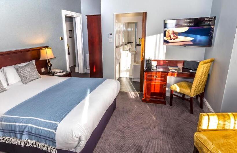 בית מלון כפרי Connaught Lodge