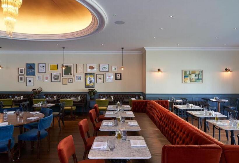 בית מלון כפרי Connaught Lodge