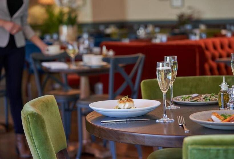 בית מלון כפרי Connaught Lodge