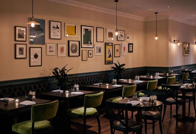 בית מלון כפרי Connaught Lodge