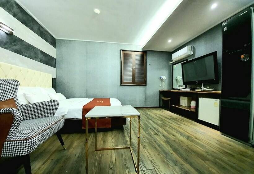 Mitasuya Ryokan Hotel Gumi By Aank