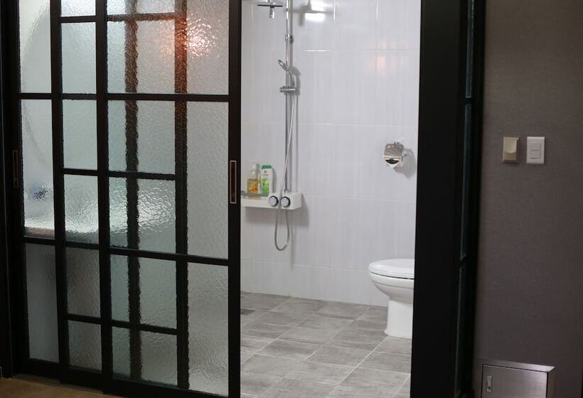 Mitasuya Ryokan Hotel Gumi By Aank