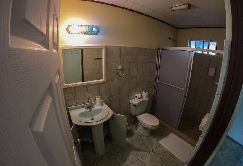 בית מלון כפרי Frank's Place