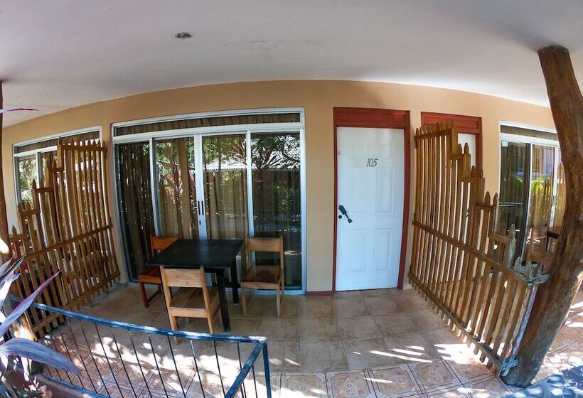 בית מלון כפרי Frank's Place