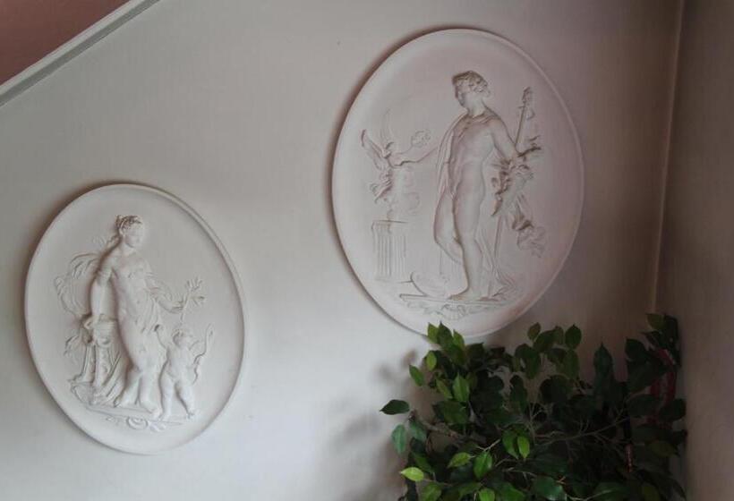 호텔 Garnì Goccia D'oro