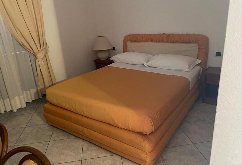 בית מלון כפרי Il Cinghialetto