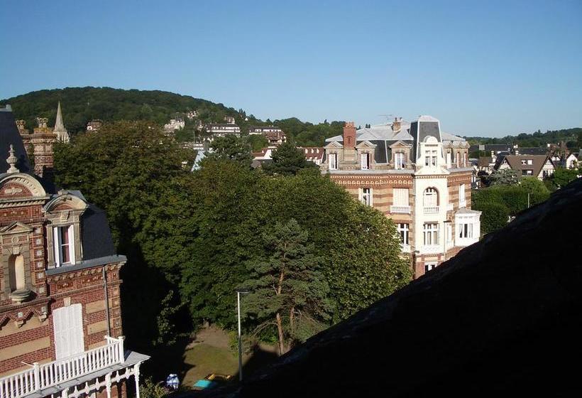 ホテル La Maison D'emilie