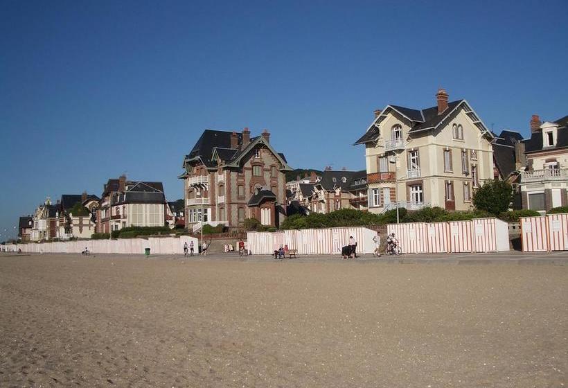 ホテル La Maison D'emilie