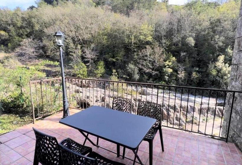 ホテル Logis Hôtel Restaurant Le Domaine De L Eau Vive