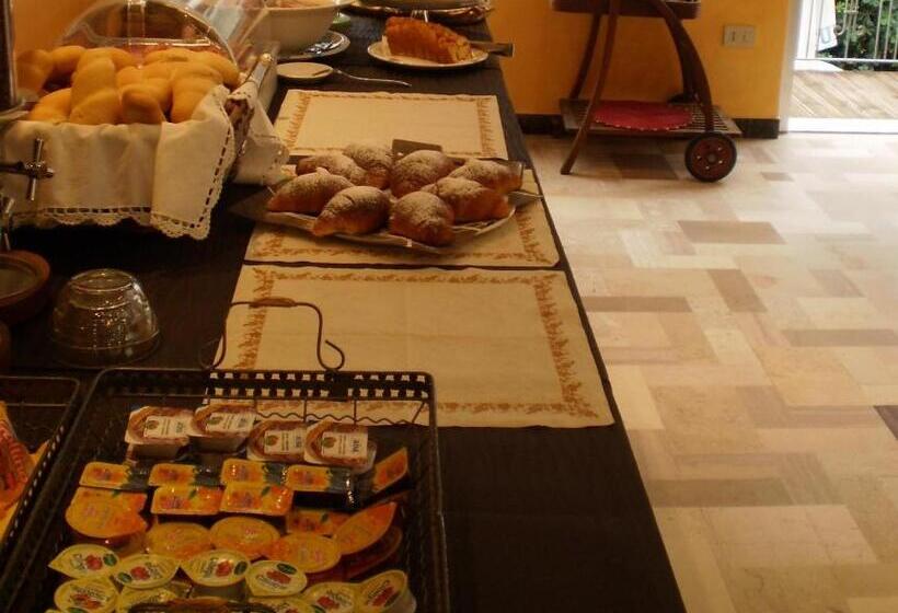 ホテル Oasi Ristorante Pizzeria