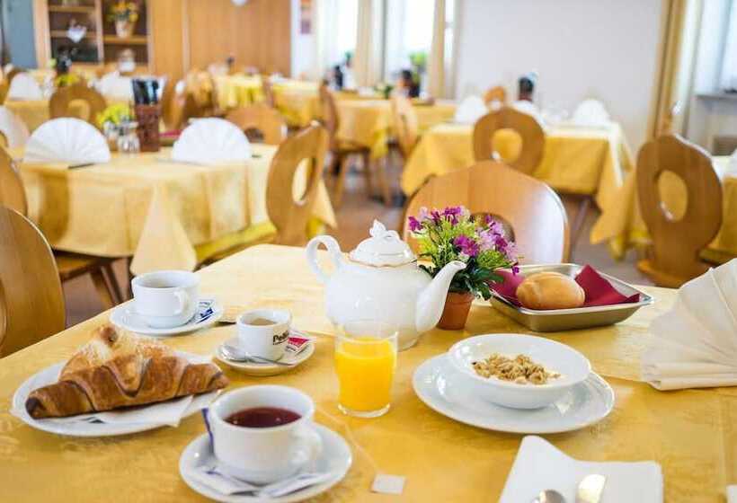 בית מלון כפרי Pavone