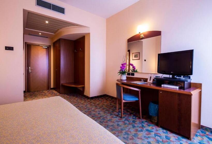 בית מלון כפרי Persico's