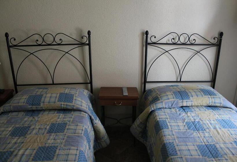 Отель Porta Santa Maria