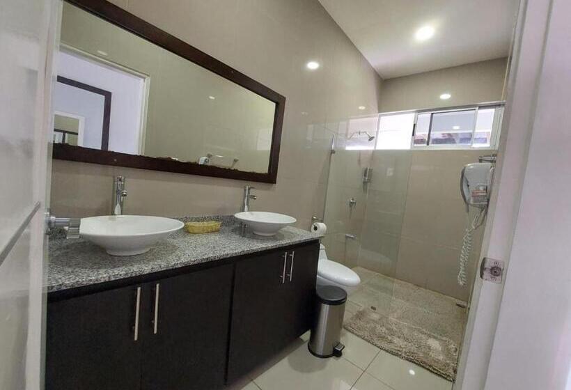 בית מלון כפרי Pz Country Club & Conference Center