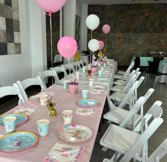 בית מלון כפרי Pz Country Club & Conference Center