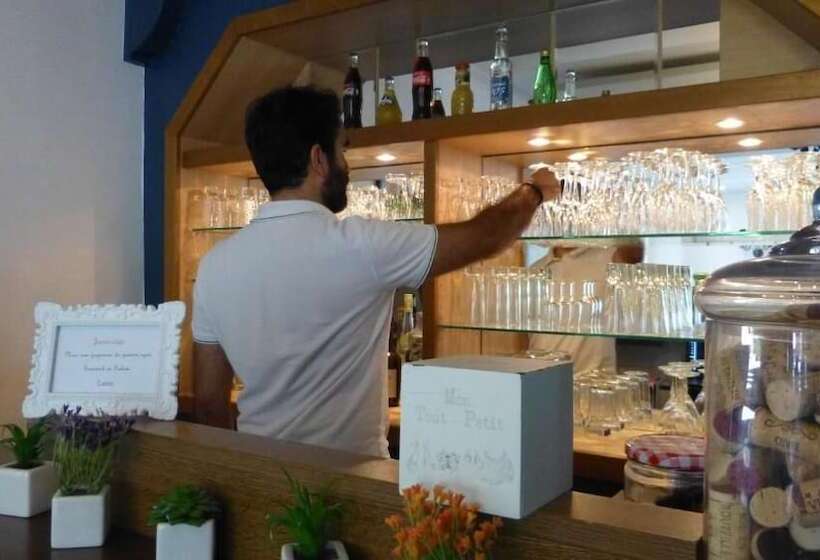 هتل Restaurant La Maison