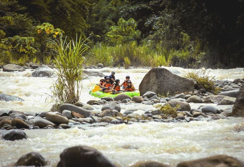 בית מלון כפרי Selina Manuel Antonio   Hostel