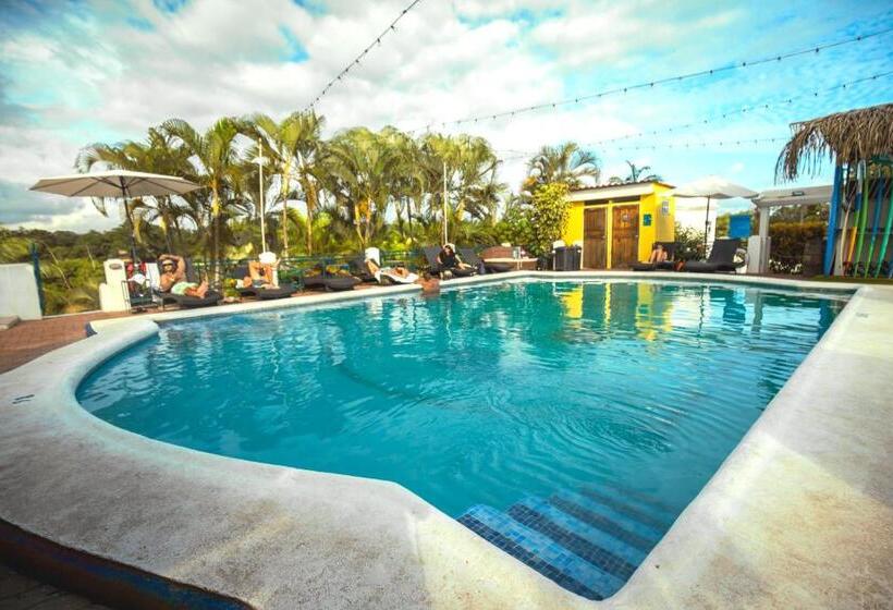 בית מלון כפרי Selina Manuel Antonio   Hostel