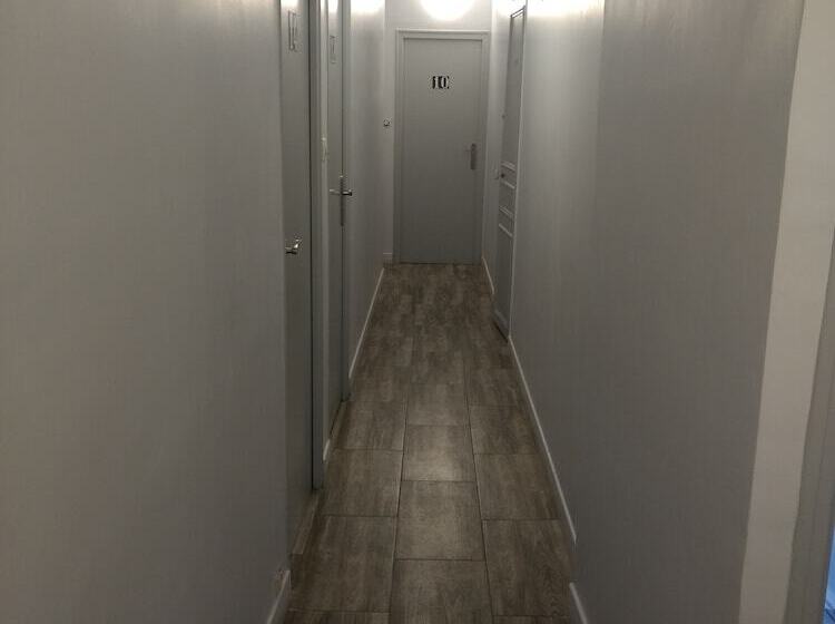 Отель Terminus Fontainebleau Avon