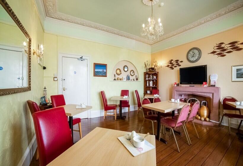 هتل The Commodore