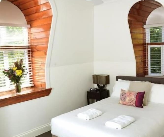 Grand Hotel Healesville