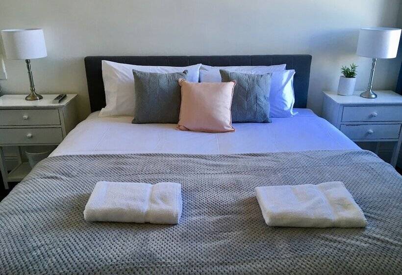 Grand Hotel Healesville