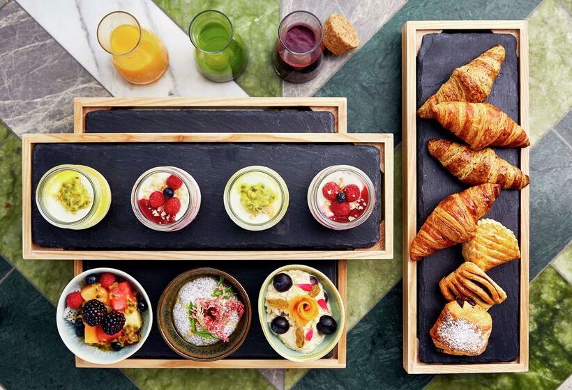 West Hotel Sydney, Curio Collection By Hilton