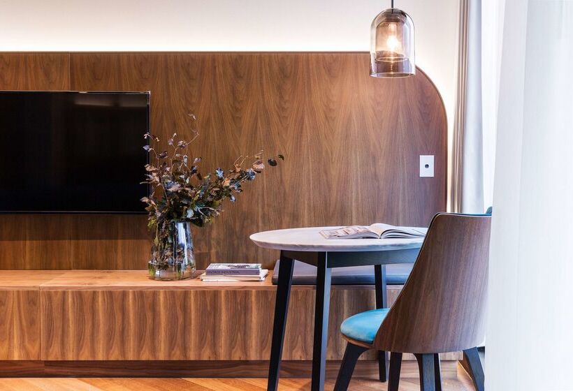 West Hotel Sydney, Curio Collection By Hilton