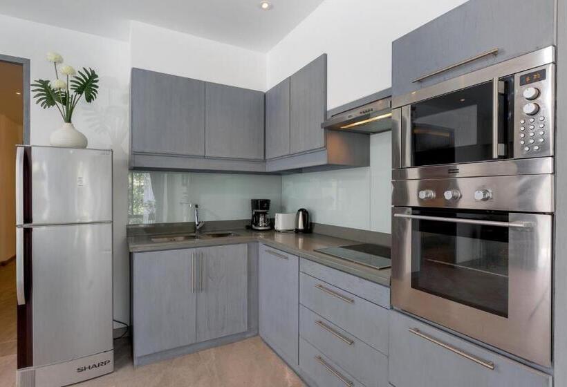 Karon Beach Pool Villa Sha Extra Plus