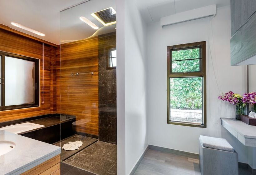 Karon Beach Pool Villa Sha Extra Plus