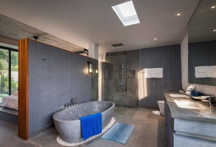 Karon Beach Pool Villa Sha Extra Plus