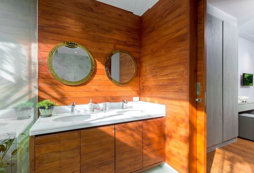 Karon Beach Pool Villa Sha Extra Plus