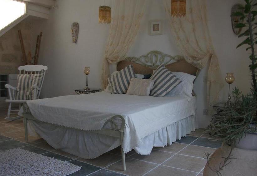 تختخواب و صبحانه Knights In Malta