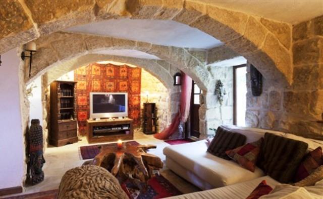 تختخواب و صبحانه Knights In Malta