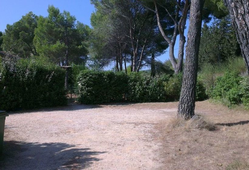 La Petite Maison Sous Les Pins