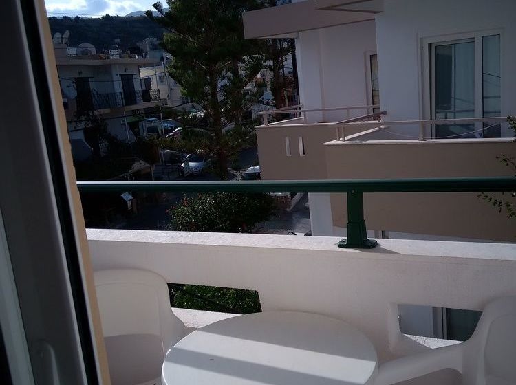 Пансион Ari Beach