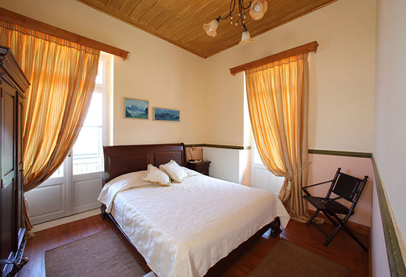 بنسيون Archontiko