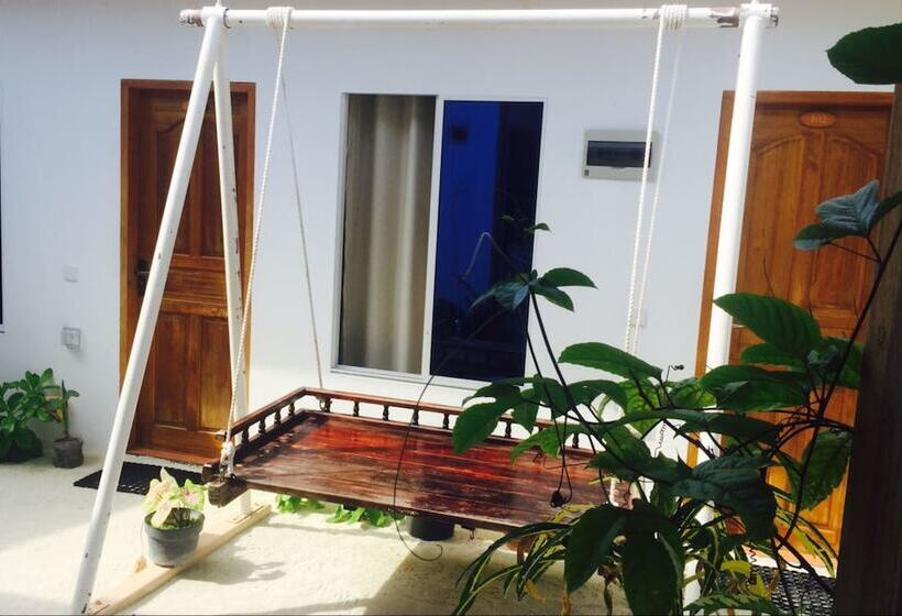 پانسیون Reyva Inn