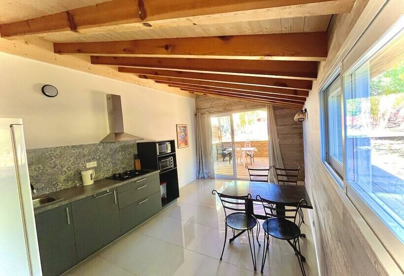 住所  Le Maquis Plage