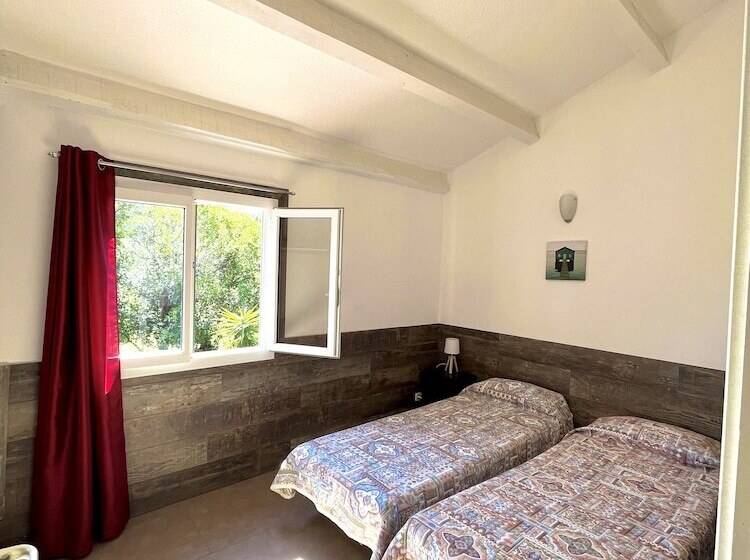 住所  Le Maquis Plage