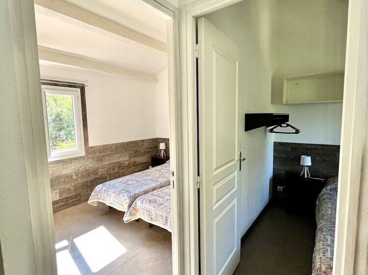 住所  Le Maquis Plage