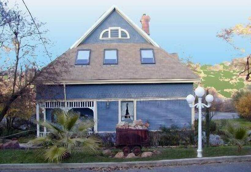 Robins Nest Bed & Breakfast