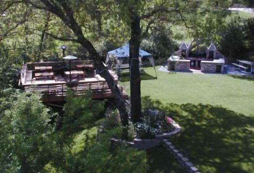 Robins Nest Bed & Breakfast