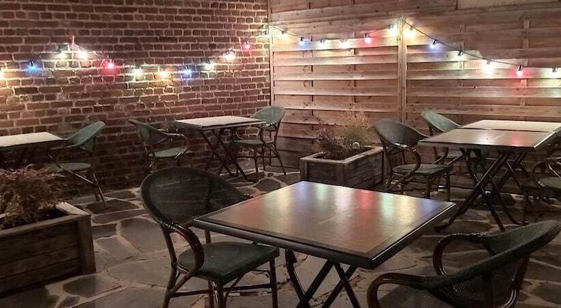 ユースホステル Auberge Des Remparts